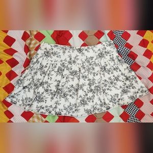 Cute Floral Skirt. Size 13